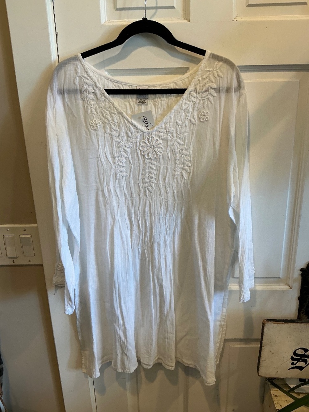 Abrazo pullover top or blouse with embroidery! Brand new with tags! Size X-Larg